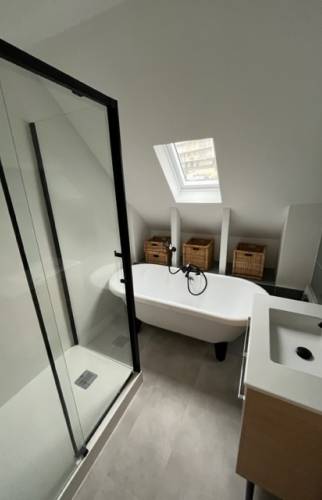  Nouvelle salle de bain en sous-pente dans une maison rénovée - Nantes 44